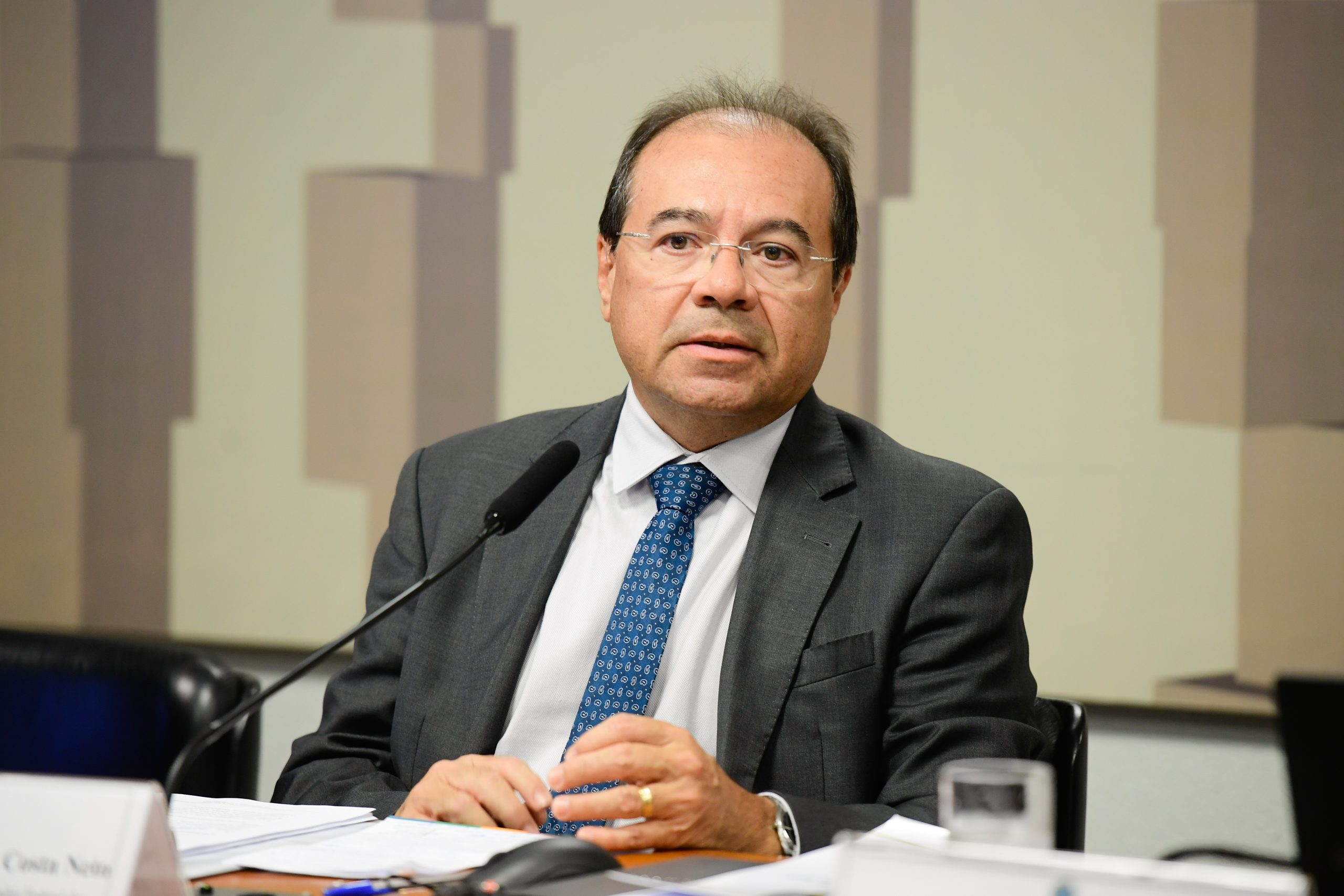 Irmão de Dino entra na mira da CPMI do INSS