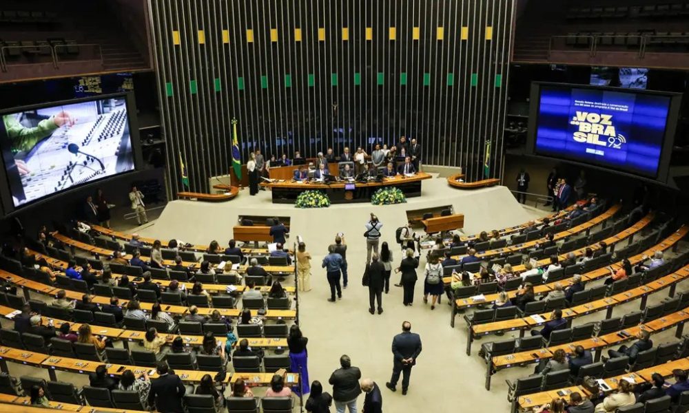 Base governista se mobiliza para barrar anistia