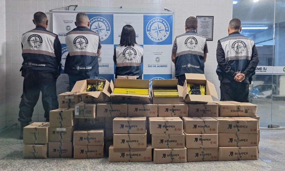 Caminhão com mais de 2 mil explosivos irregulares é interceptado em Campos dos Goytacazes