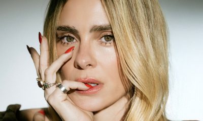 Carolina Dieckmmann, porta-voz do orgasmo após ‘Vale tudo’, nunca teve questões com o prazer, graças à mãe