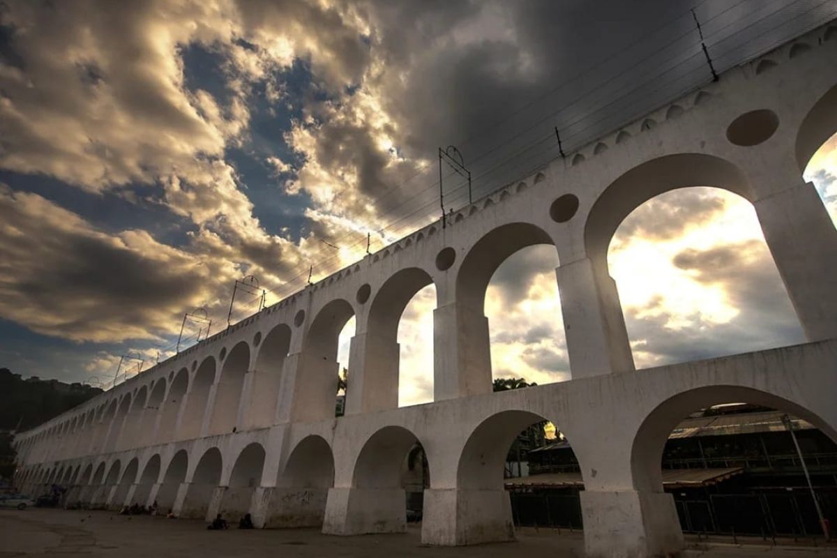 Chuva intensa e ventania marcam chegada da primavera no Rio