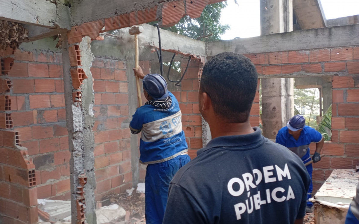 Construções irregulares são demolidas na Comunidade Santa Marta, em Botafogo – Diário do Rio de Janeiro