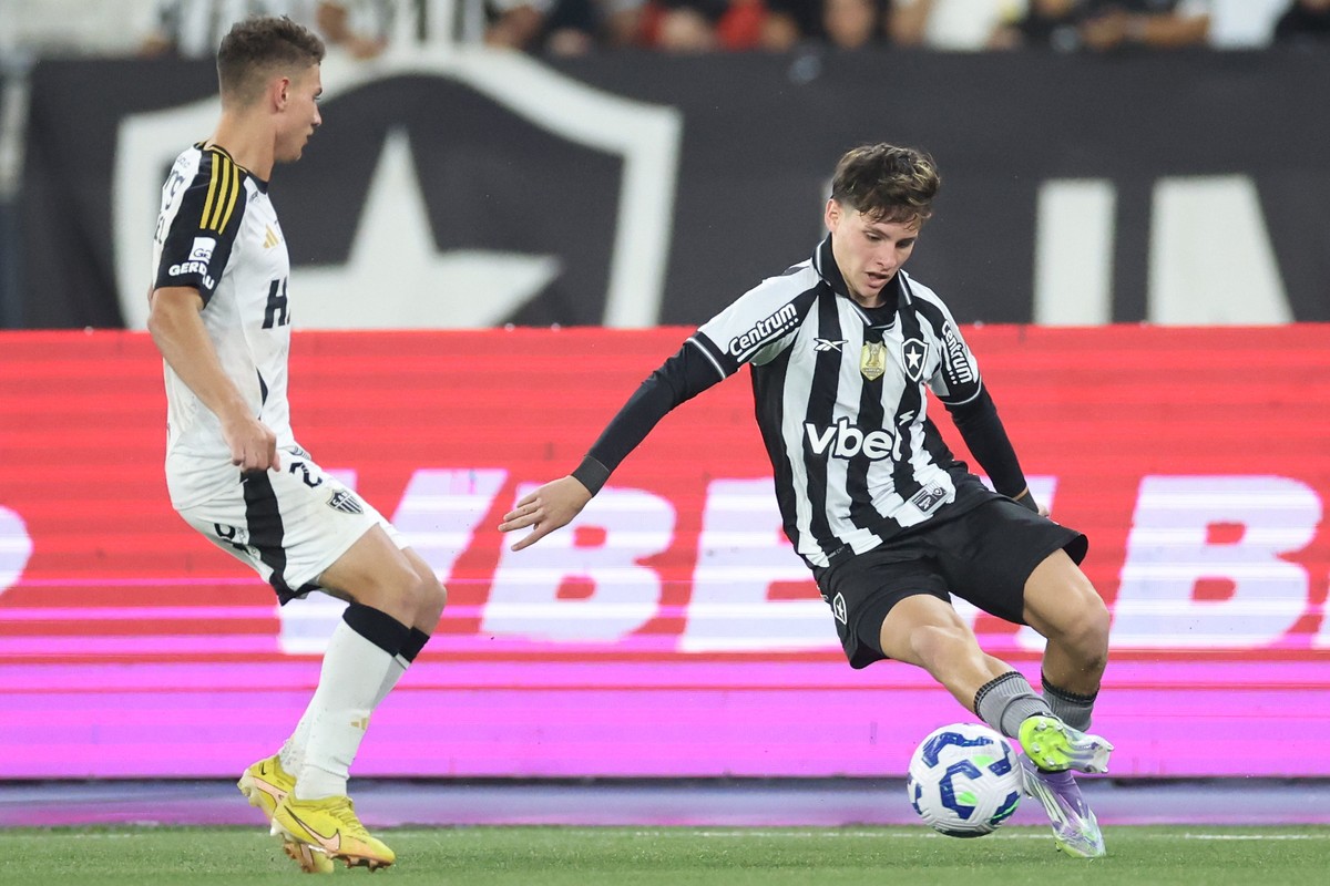 Davide elogia Montoro e explica decisão do Botafogo de liberá-lo à seleção: ‘É um sonho dele’