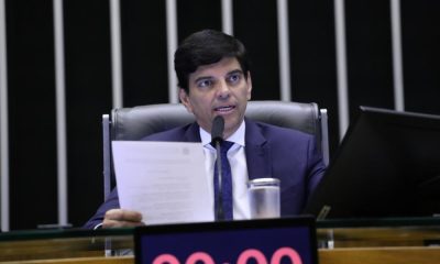 relator restringe prisões de parlamentares