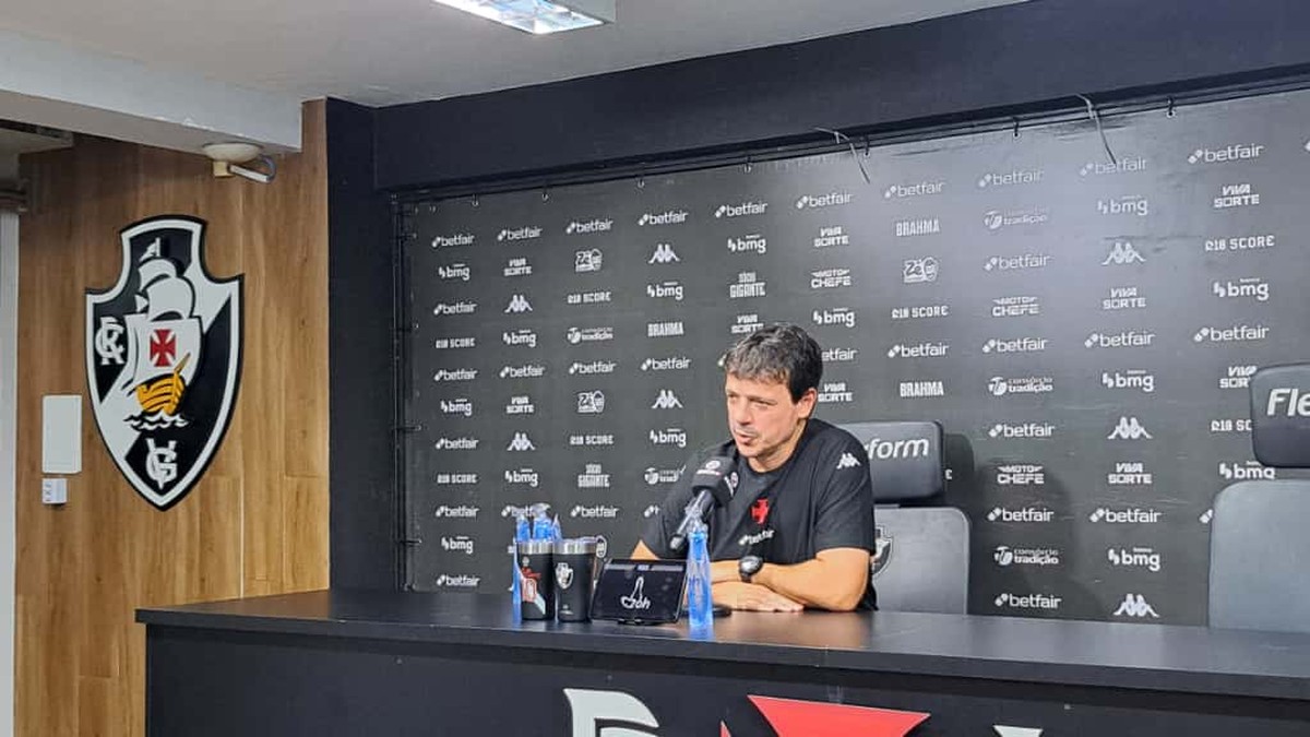 Diniz diagnostica vitória sobre o Cruzeiro e bom momento do Vasco na temporada: ‘Time cada vez mais conectado’