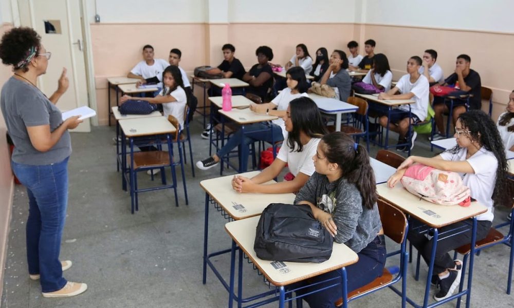 Educação RJ: Pesquisa mostra perda do poder de compra dos servidores em relação à cesta básica