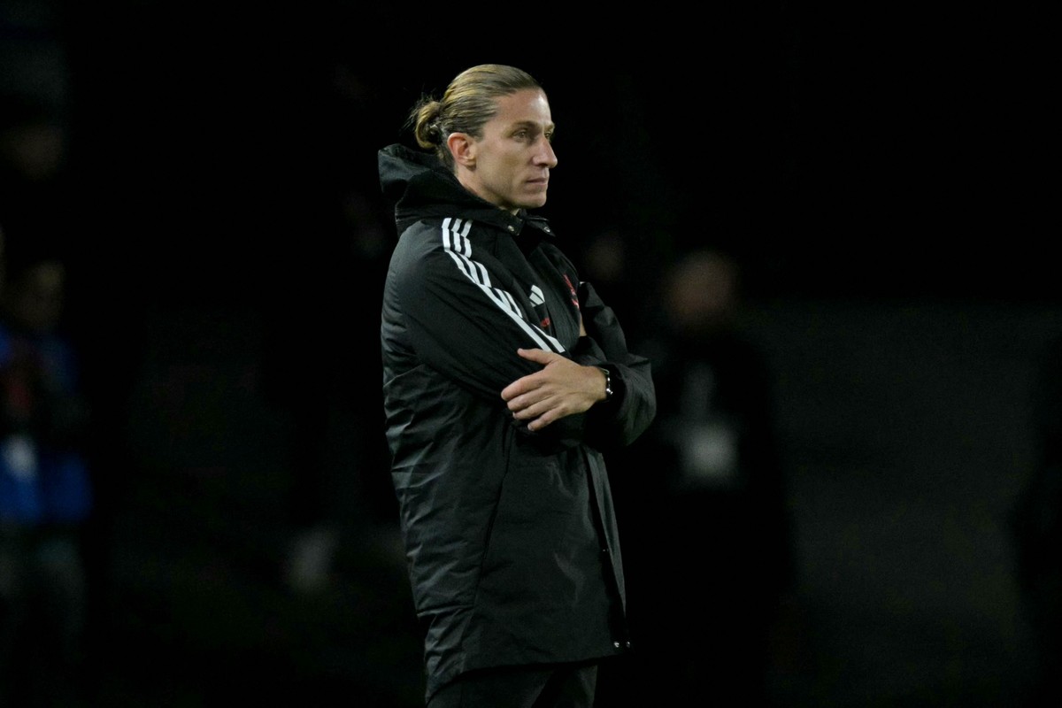 Filipe Luís vê Flamengo melhor que o Estudiantes: ‘Segundo tempo todo perto da área deles’