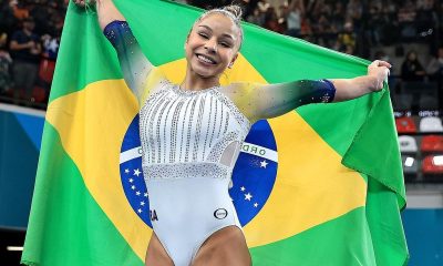 Flávia Saraiva conquista ouro na trave na Copa do Mundo da Hungria