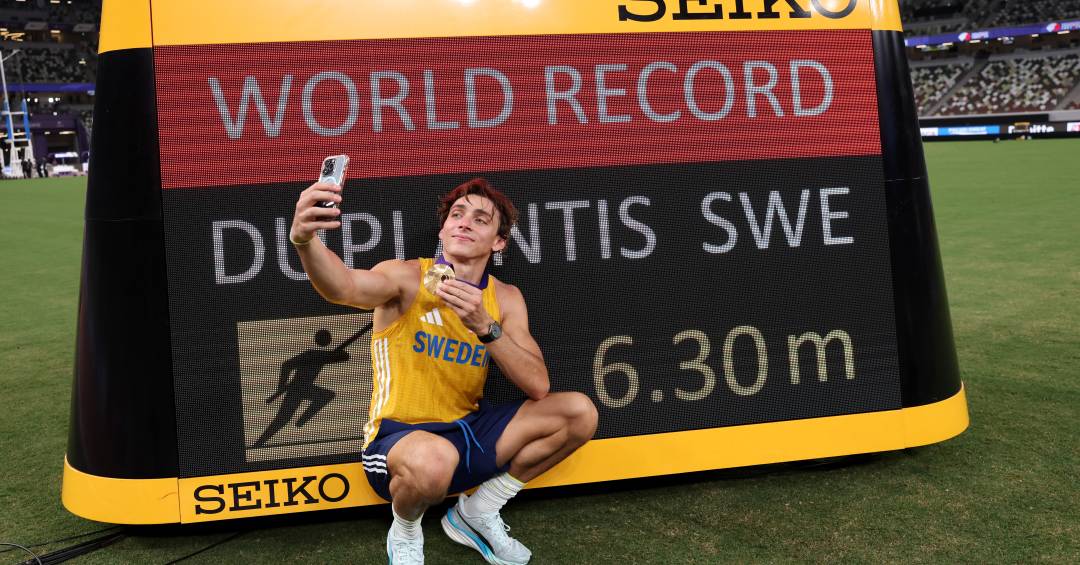 Pela 14ª vez, Duplantis supera o recorde mundial de salto com vara
