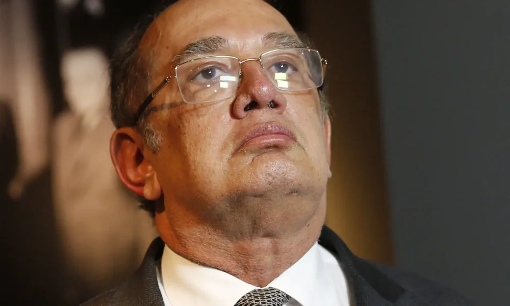 Gilmar Mendes cobra informações sobre Lei do Impeachment