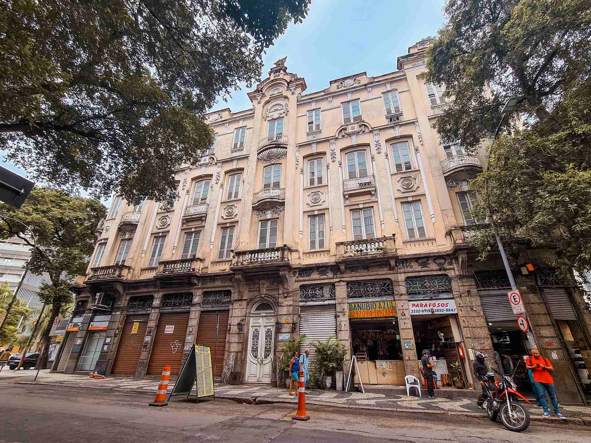 Histórico Hotel Aymoré, na Cruz Vermelha, é vendido por R$ 600 mil – Diário do Rio de Janeiro