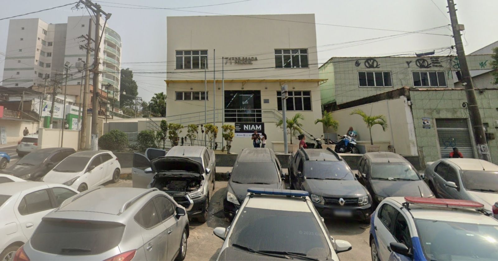 Homem é preso por tentar matar os pais a facadas em Itaboraí; vítimas tem 62 e 75 anos