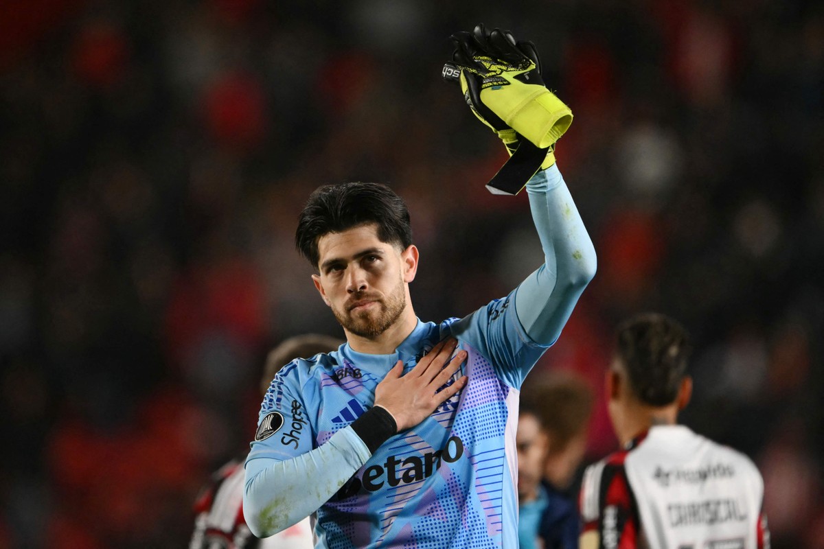 Imprensa internacional repercute classificação do Flamengo sobre o Estudiantes: ‘Rossi herói’