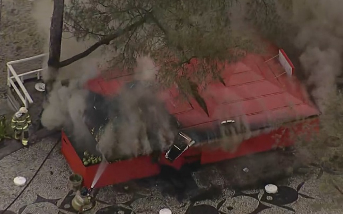 Incêndio atinge quiosque na Praia da Reserva – Diário do Rio de Janeiro