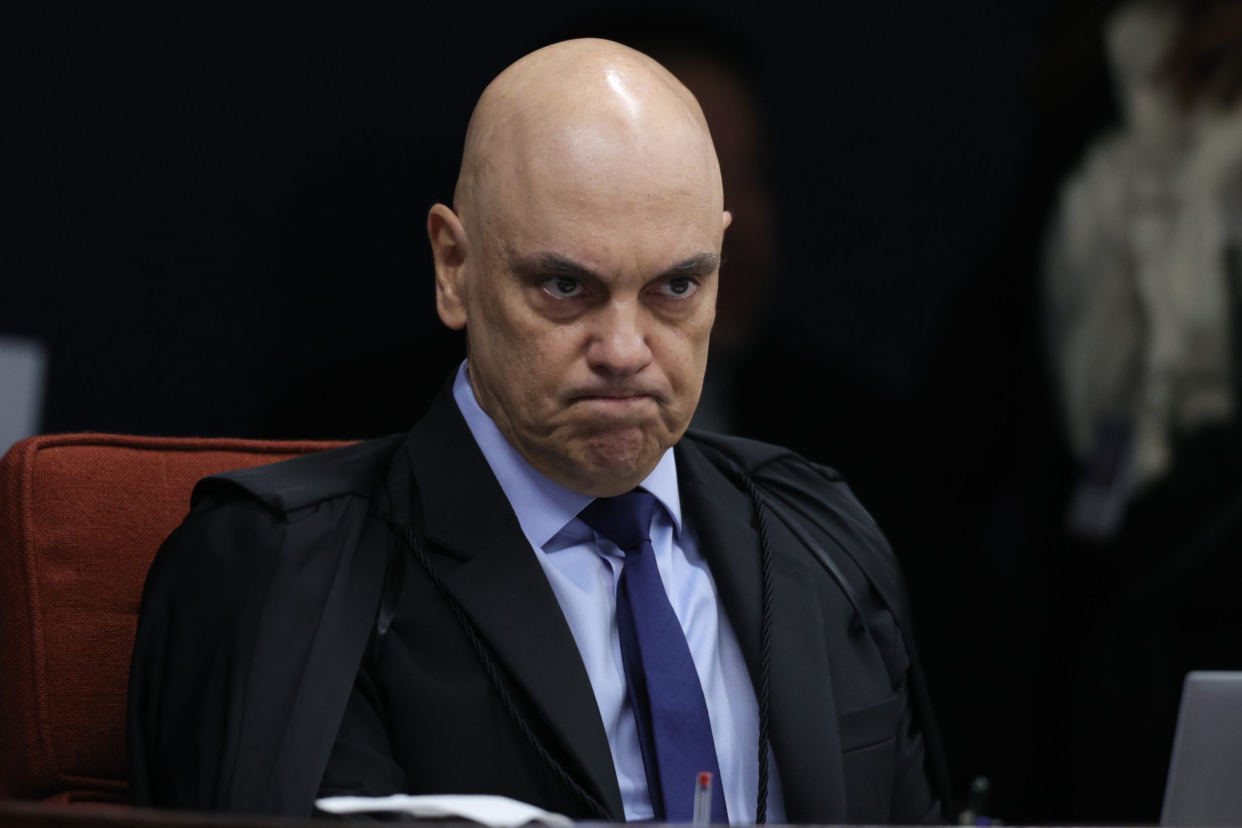 Moraes cobra PCDF sobre saída de Bolsonaro do hospital