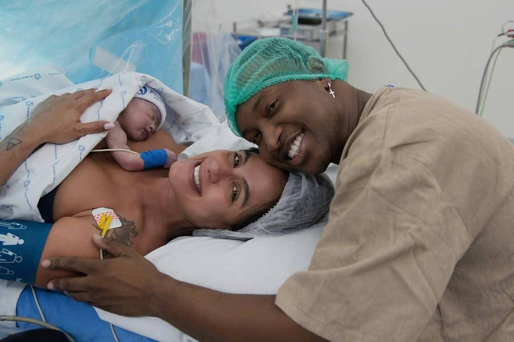 Nasce Bento, primeiro filho de Carol Peixinho e Thiaguinho