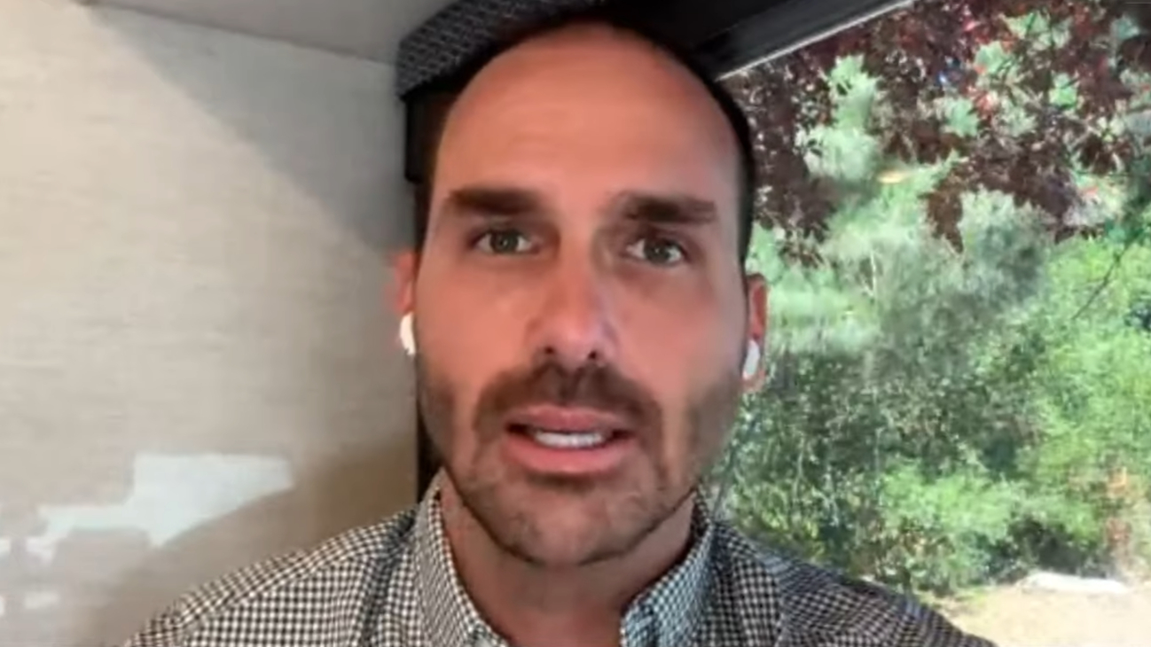 Esquerdistas pressionam pela cassação de Eduardo Bolsonaro