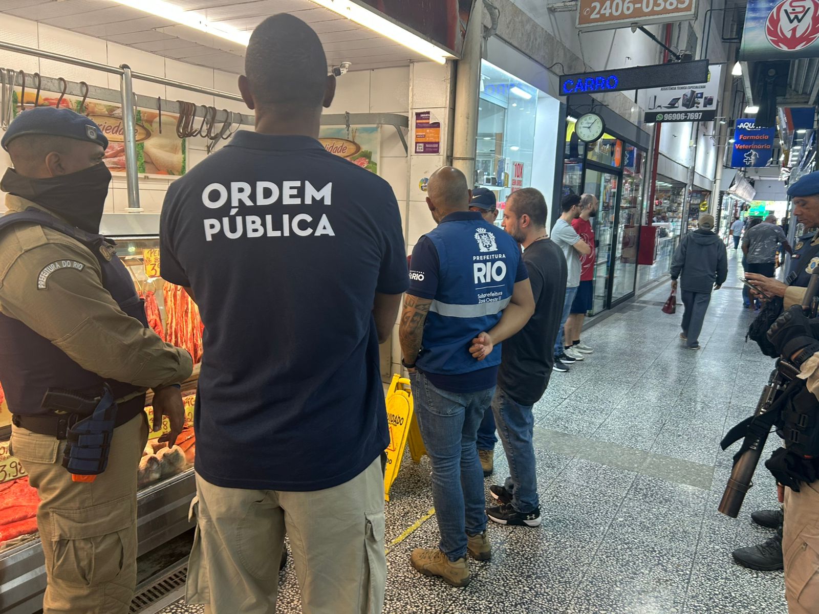 Operação no calçadão de Campo Grande retira 1,2 tonelada de produtos irregulares e fecha lanchonetes – Diário do Rio de Janeiro