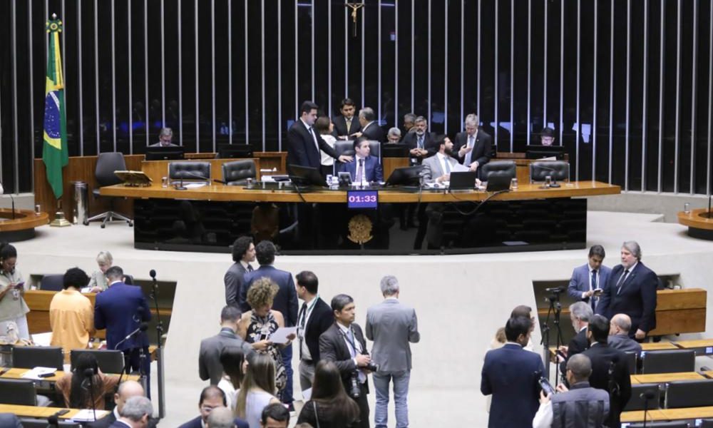 Câmara aprova em 1º turno a PEC das Prerrogativas