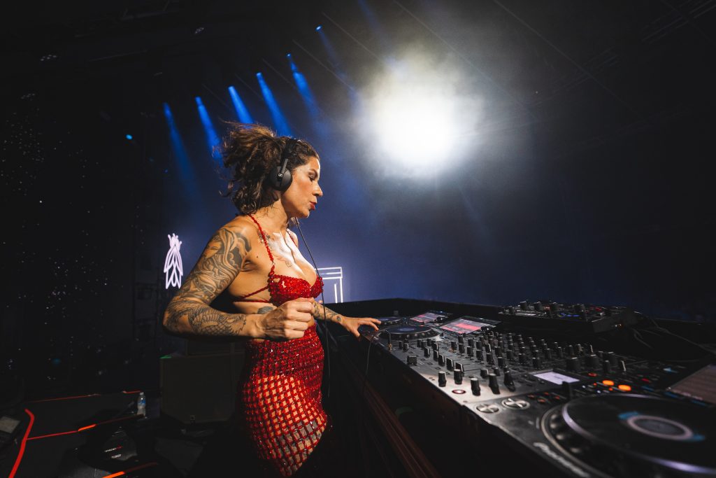 Protagonismo Feminino na pista: Festa In Rio celebra 8ª edição no Vista Bar rooftop do Maguje – Diário do Rio de Janeiro