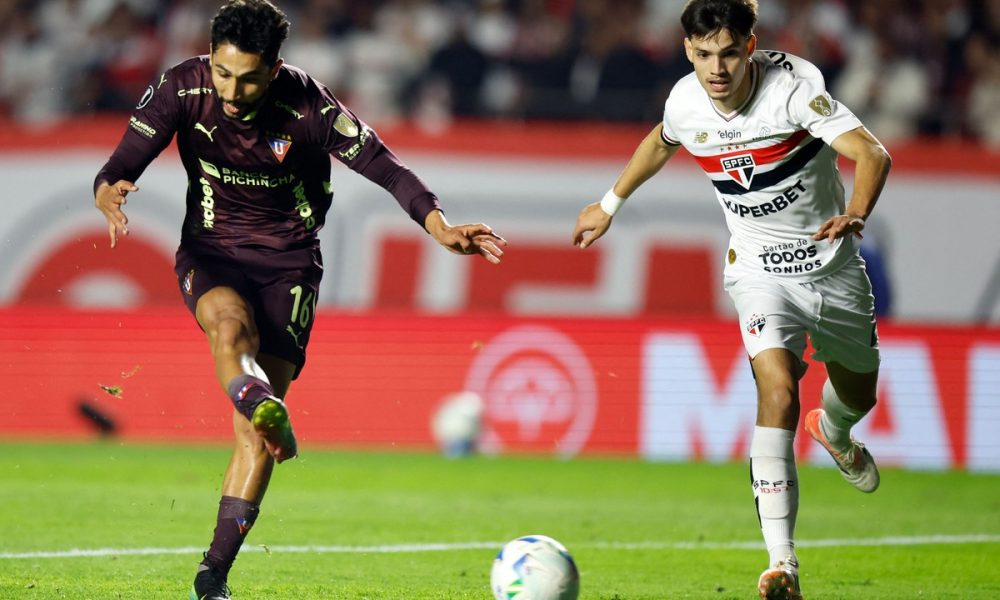 São Paulo volta a perder para a LDU e é eliminado da Libertadores
