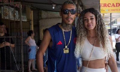 Sósias de MC Poze e Vivi fazem sucesso entre fãs de Oruam que esperam saída do rapper da cadeia