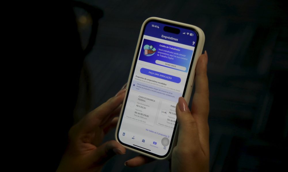 Trabalhadores migraram R$ 15,7 bi de dívidas em antigos contratos para o novo consignado, diz governo