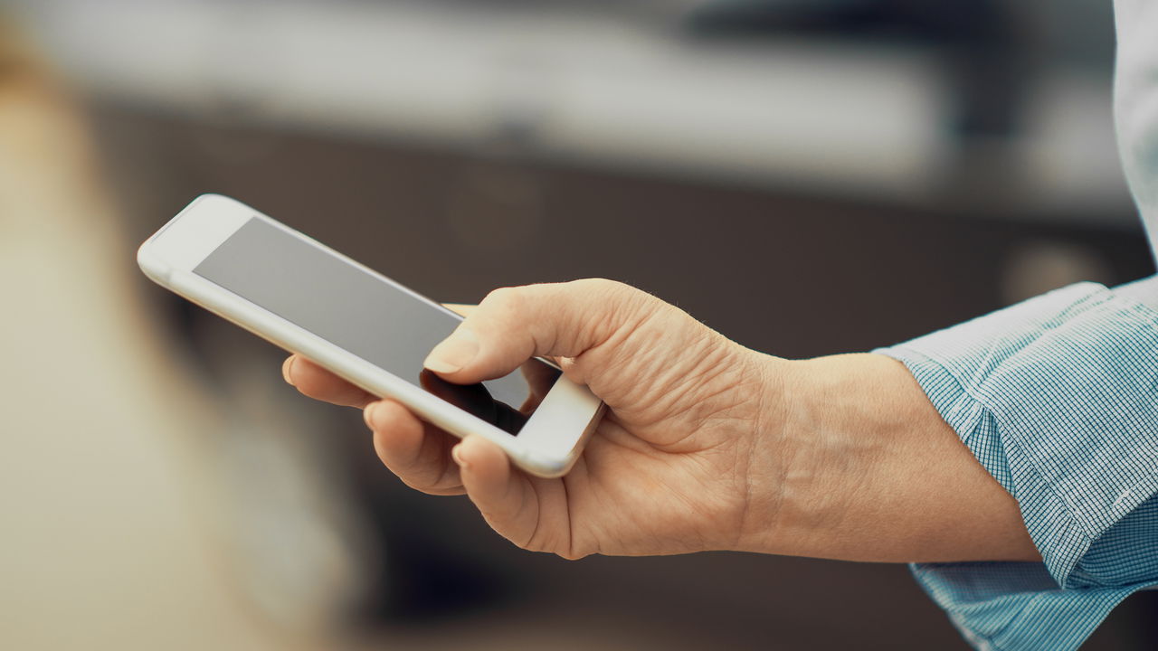 Tráfico e milícia cortam cabos e impõem serviço de internet no Rio e Niterói