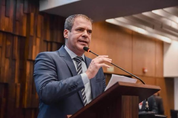Primeiro na Câmara, agora na Alerj: deputado propõe criação de título em homenagem a Charlie Kirk