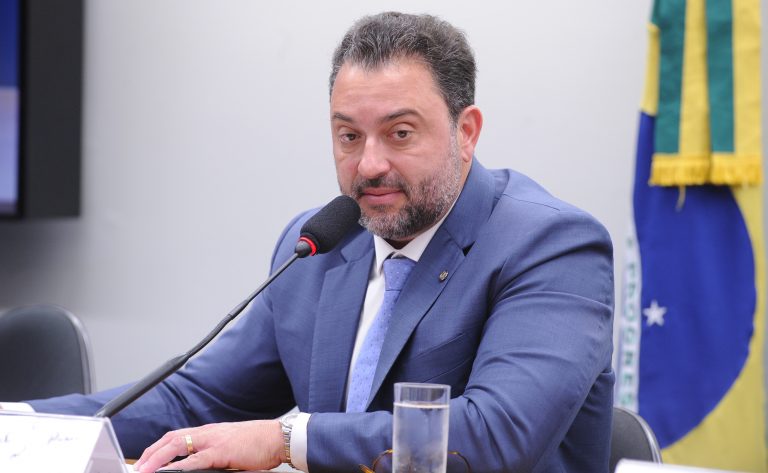 Comissão aprova meia-entrada para profissionais da educação básica em todo o país – Notícias