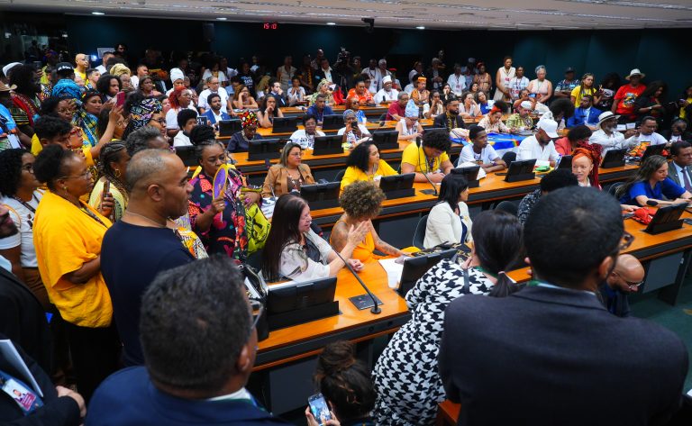 Em meio à mobilização de movimentos negros, comissão inicia análise de fundo para igualdade racial – Notícias