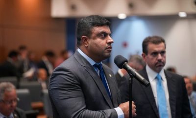 Com desentendimento sobre coautoria, Alerj aprova Medalha Tiradentes a ex-assessor de Carlos Bolsonaro