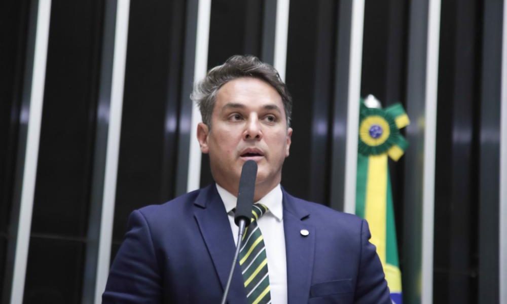 Zucco sai em defesa de Bolsonaro após diagnóstico de câncer