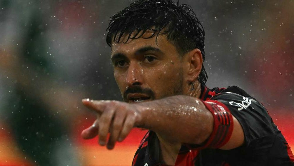 Arrascaeta sofre tentativa de assalto na saída do Maracanã: ‘Momento desagradável’