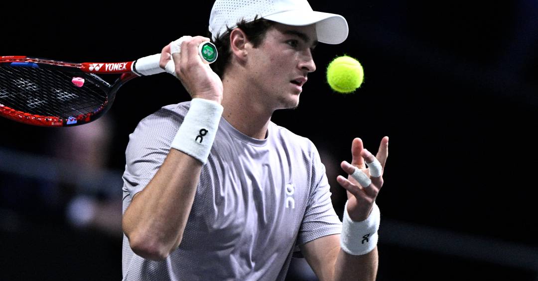 João Fonseca encerra melhor temporada da carreira por lesão nas costas