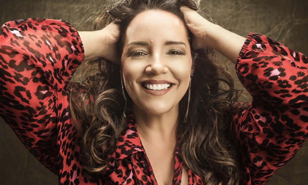 20ª Parada do Orgulho LGBTI+ de Cabo Frio terá show inédito de Ana Carolina