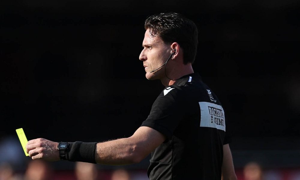 CBF coloca Ramon Abatti Abel, Lucas Casagrande e árbitros do VAR em treinamento após erros na rodada