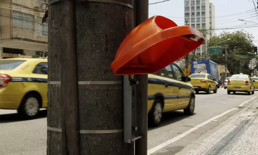 Copacabana e Centro lideram vandalismo a lixeiras no Rio; cidade gasta R$ 1 milhão por ano para repor unidades – Diário do Rio de Janeiro