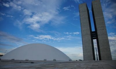 Deputados aprovam projeto que obriga retomar serviços de telecomunicações em até 24 horas após quitação de débitos