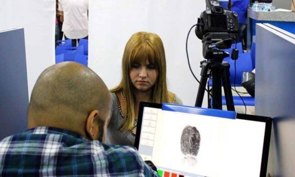 Detran RJ faz mutirão para emitir identidade a estudantes do Enem neste sábado (4)