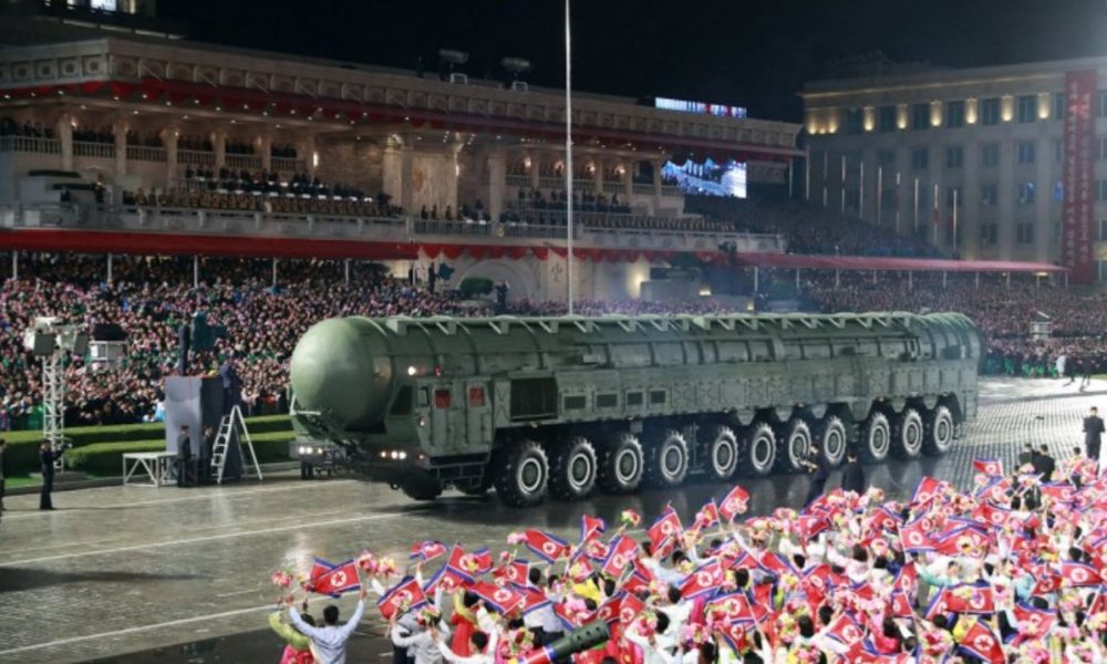 Ditador da Coreia do Norte apresenta um dos ‘sistemas nucleares mais poderosos de todos os tempos’