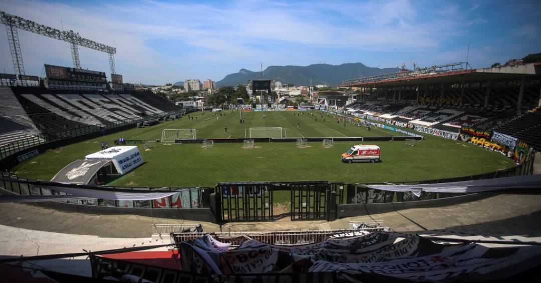 Vasco x Vitória no Brasileirão: onde assistir, horário e escalações