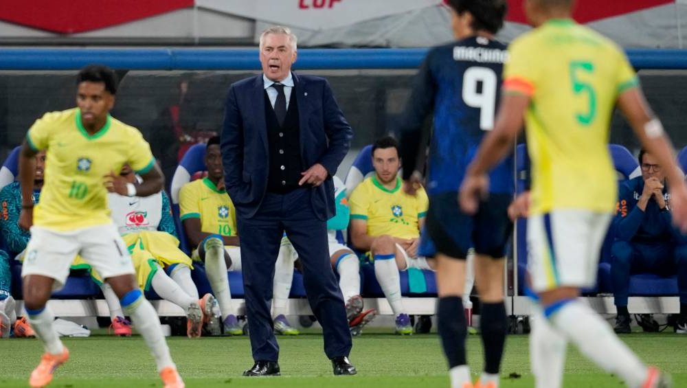 Ancelotti tira peso de falha de Fabrício Bruno: “Erro maior foi da equipe”