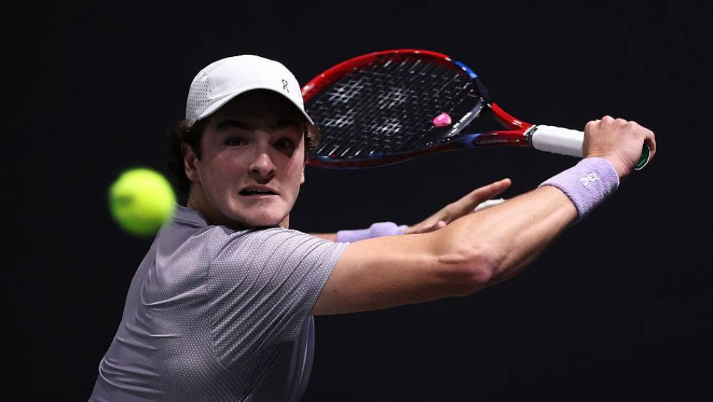 Após conquista na Suíça, João Fonseca avança em Paris; veja próximo adversário