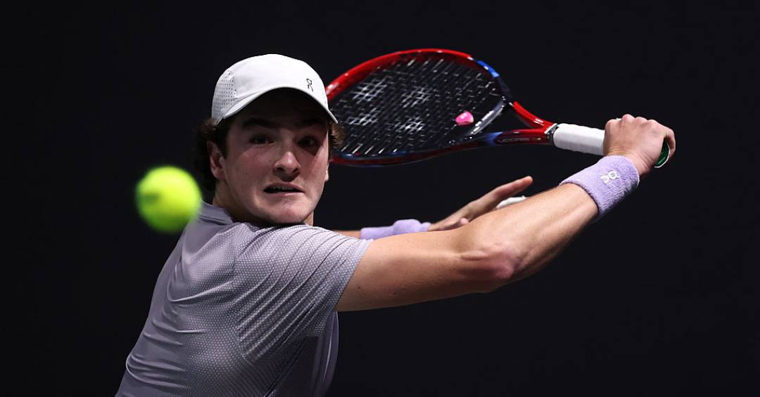 Após conquista na Suíça, João Fonseca avança em Paris; veja próximo adversário