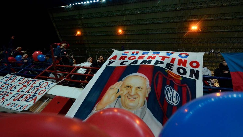 Clube do coração de papa Francisco está a quatro dias da falência, segundo TV argentina