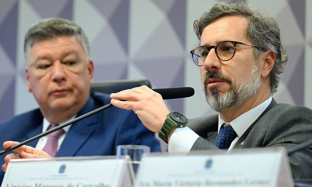 Ministro da CGU admite em CPMI do INSS que fraudes em benefícios já eram discutidas desde 2019