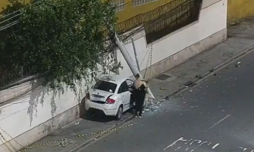 Motorista fica gravemente ferido após bater em poste no Maracanã