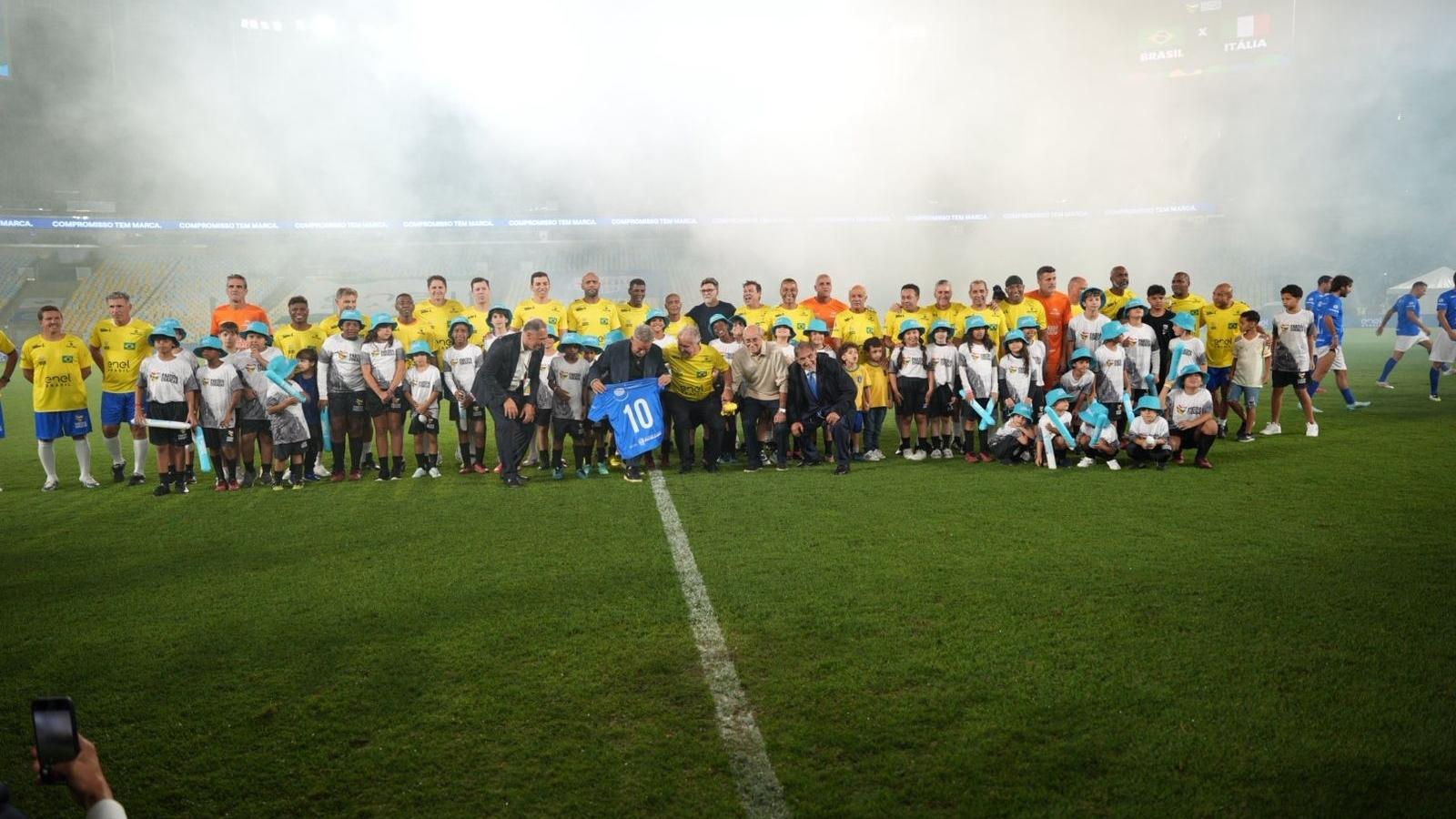 Partida do Coração reúne craques e promove inclusão de jovens no Maracanã