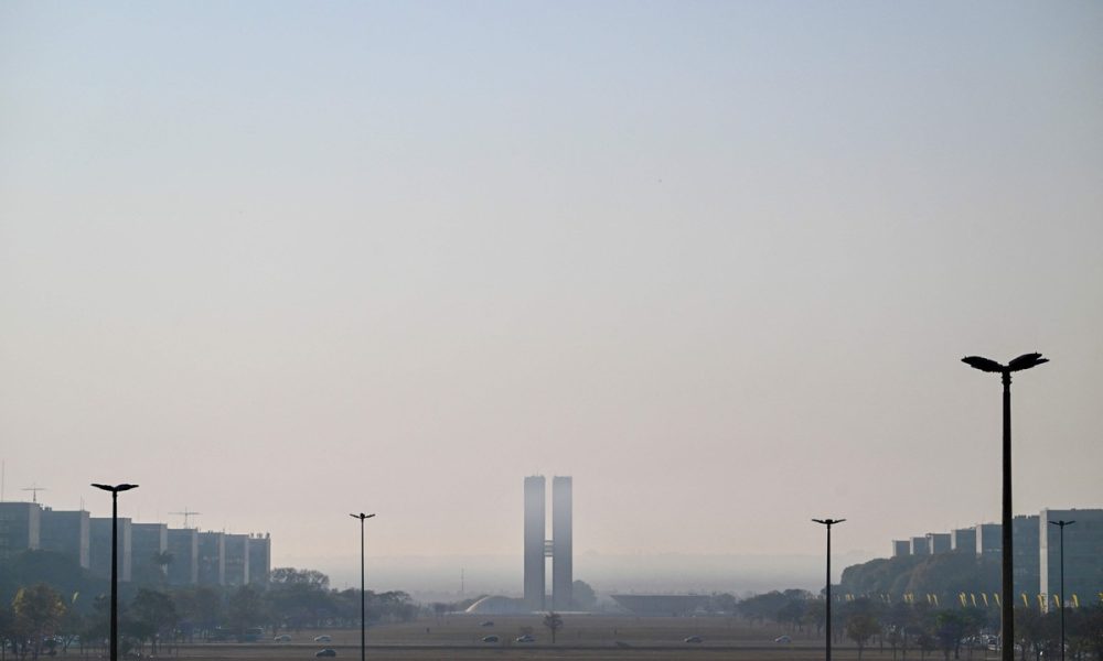 Reforma Administrativa: Servidores poderão receber bônus de desempenho de até quatro salários